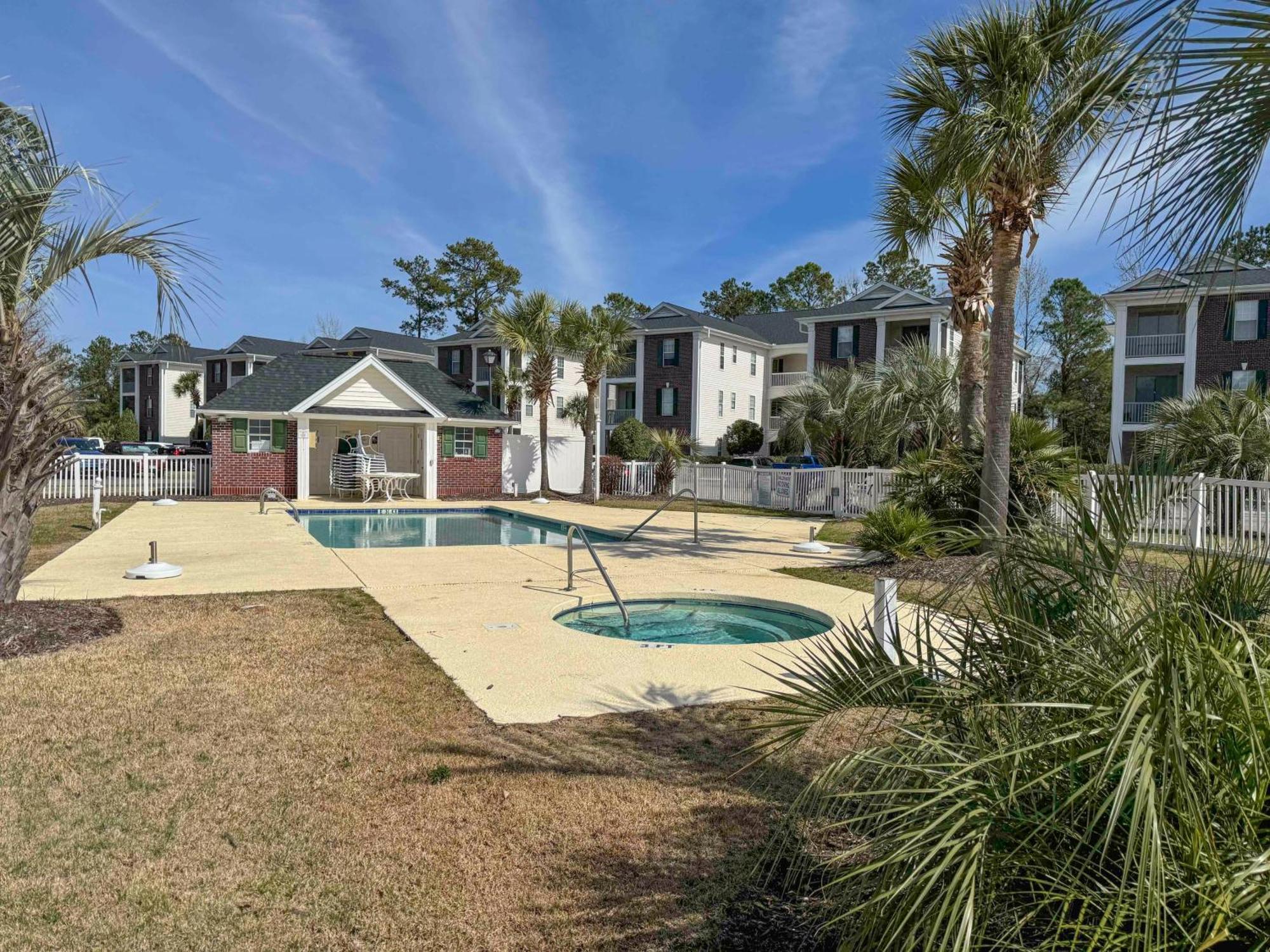 Breezy Golf Condo With Pool Access, 4 Mi To Beach Myrtle Beach Eksteriør bilde