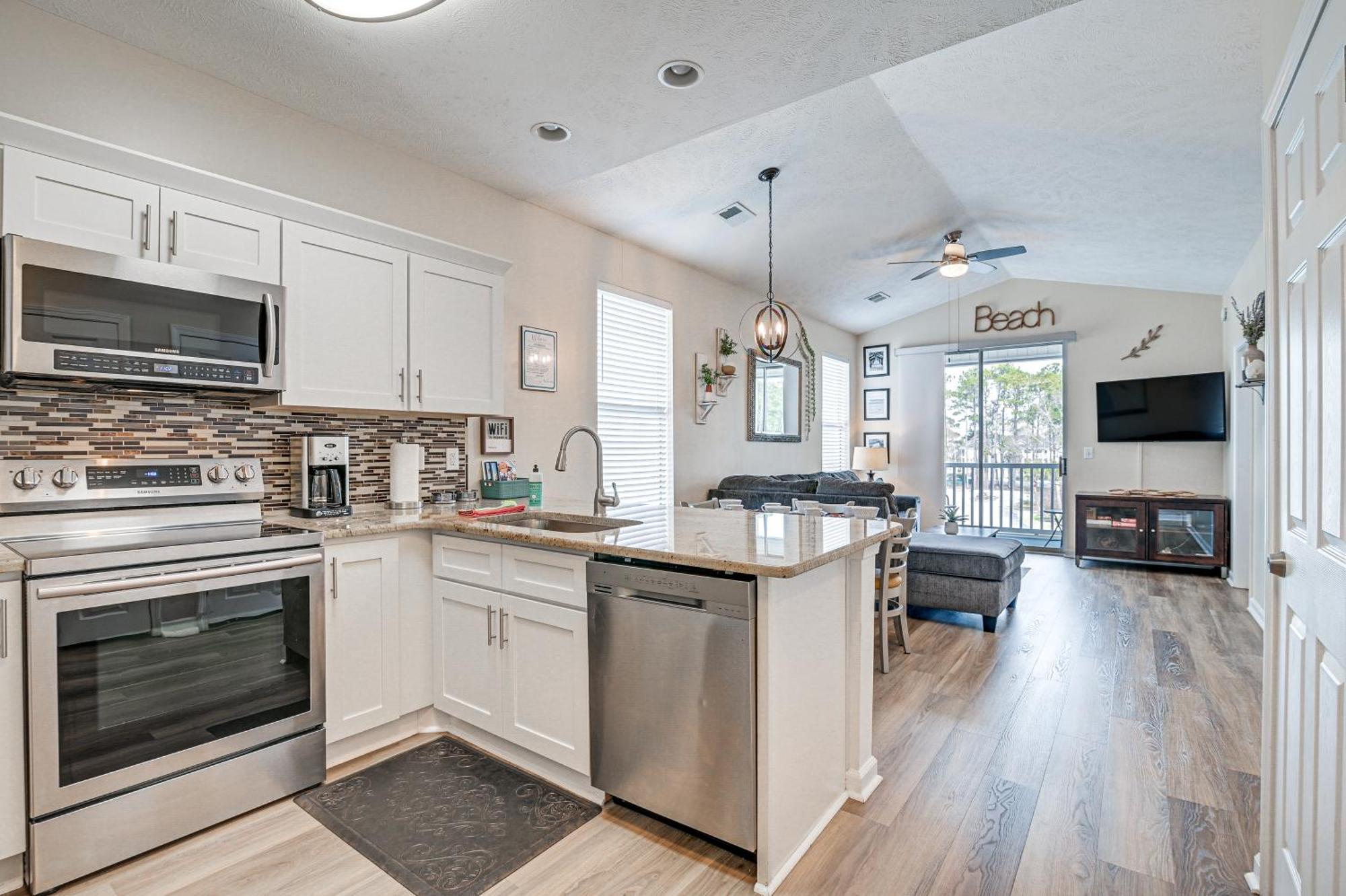 Breezy Golf Condo With Pool Access, 4 Mi To Beach Myrtle Beach Eksteriør bilde